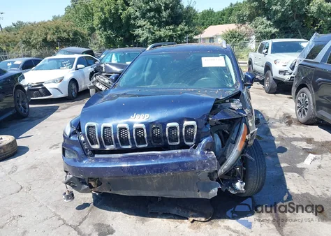 2015 Jeep Cherokee Latitude из США, поврежденный, VIN 1C4PJLCS4FW553394